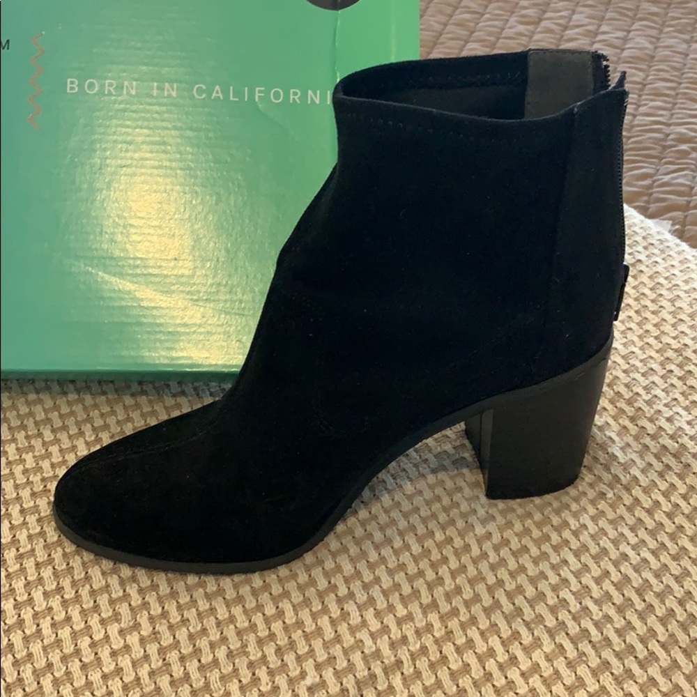 BC BLACK SUEDE BOOTIES